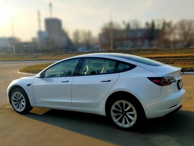 Білий Тесла Модель 3, об'ємом двигуна 0 л та пробігом 10 тис. км за 24500 $, фото 4 на Automoto.ua