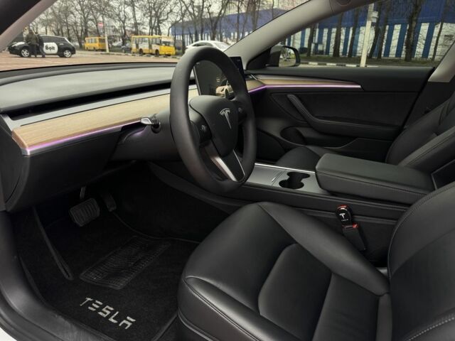 Белый Тесла Модель 3, объемом двигателя 0 л и пробегом 31 тыс. км за 19300 $, фото 17 на Automoto.ua