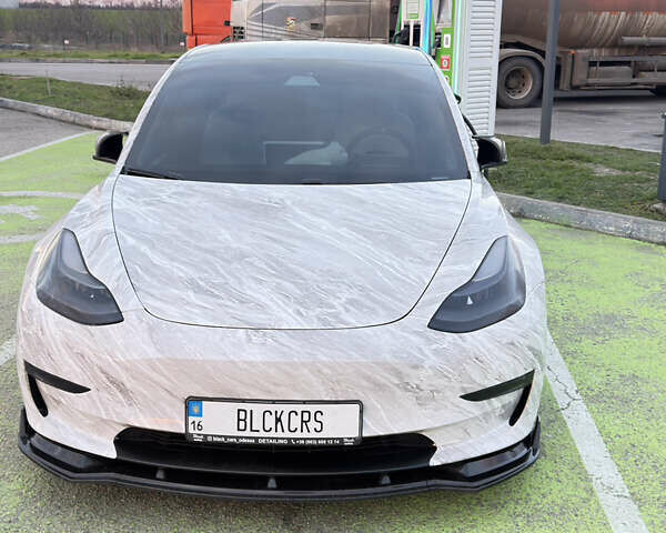 Белый Тесла Модель 3, объемом двигателя 0 л и пробегом 85 тыс. км за 20000 $, фото 2 на Automoto.ua