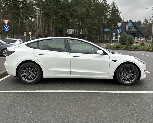 Белый Тесла Модель 3, объемом двигателя 0 л и пробегом 109 тыс. км за 16900 $, фото 4 на Automoto.ua