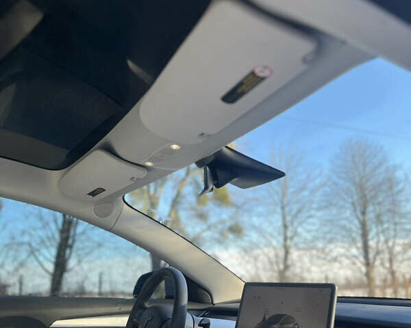 Білий Тесла Модель 3, об'ємом двигуна 0 л та пробігом 38 тис. км за 20999 $, фото 50 на Automoto.ua