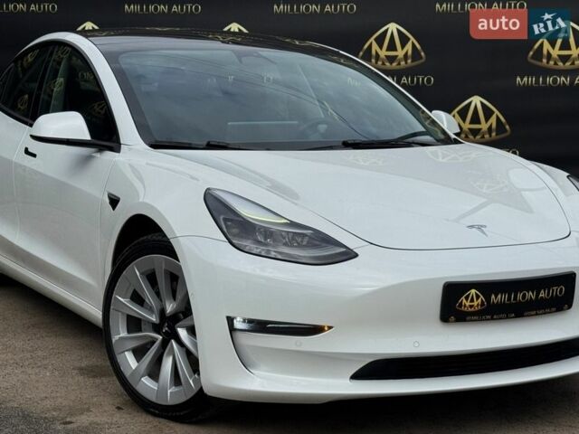 Білий Тесла Модель 3, об'ємом двигуна 0 л та пробігом 54 тис. км за 21900 $, фото 6 на Automoto.ua