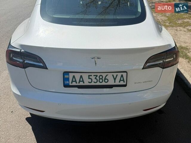 Белый Тесла Модель 3, объемом двигателя 0 л и пробегом 94 тыс. км за 25500 $, фото 3 на Automoto.ua