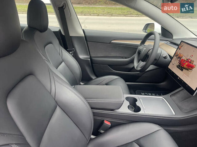 Белый Тесла Модель 3, объемом двигателя 0 л и пробегом 95 тыс. км за 22500 $, фото 21 на Automoto.ua