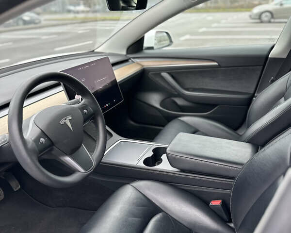 Белый Тесла Модель 3, объемом двигателя 0 л и пробегом 109 тыс. км за 16900 $, фото 15 на Automoto.ua