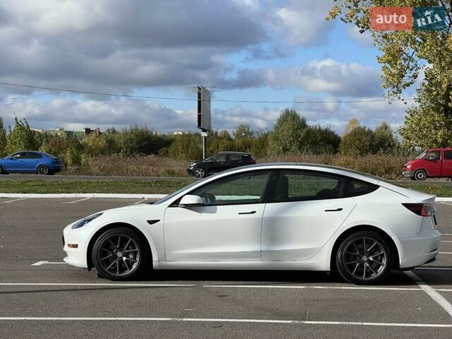 Білий Тесла Модель 3, об'ємом двигуна 0 л та пробігом 77 тис. км за 16900 $, фото 14 на Automoto.ua