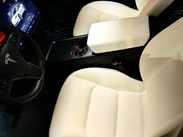 Білий Тесла Модель 3, об'ємом двигуна 0 л та пробігом 100 тис. км за 24500 $, фото 6 на Automoto.ua