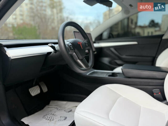 Белый Тесла Модель 3, объемом двигателя 0 л и пробегом 60 тыс. км за 22900 $, фото 19 на Automoto.ua