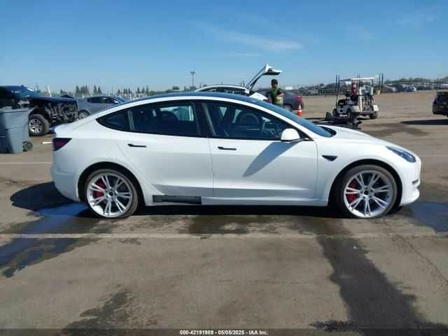 Белый Тесла Модель 3, объемом двигателя 0 л и пробегом 38 тыс. км за 10300 $, фото 7 на Automoto.ua