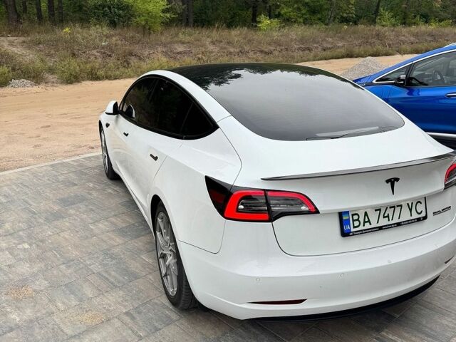 Белый Тесла Модель 3, объемом двигателя 0 л и пробегом 134 тыс. км за 21200 $, фото 2 на Automoto.ua