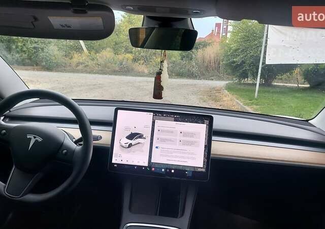 Тесла Модель 3 2022 в Луцке на Automoto.ua Белый Тесла Модель 3, объемом двигателя 0 л и пробегом 33 тыс. км за 21000 $, фото 7 на Automoto.ua