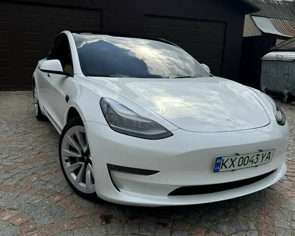 Білий Тесла Модель 3, об'ємом двигуна 0 л та пробігом 30 тис. км за 23200 $, фото 2 на Automoto.ua