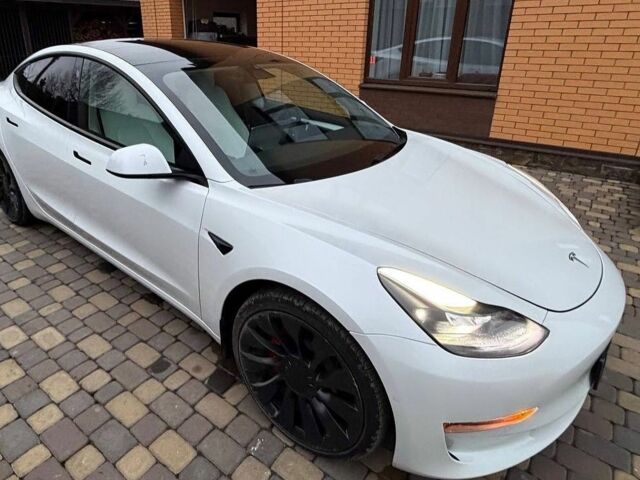 Белый Тесла Модель 3, объемом двигателя 0 л и пробегом 51 тыс. км за 18500 $, фото 1 на Automoto.ua