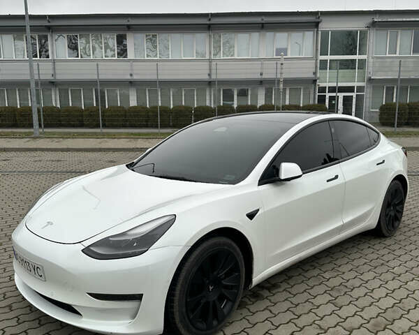 Белый Тесла Модель 3, объемом двигателя 0 л и пробегом 132 тыс. км за 21999 $, фото 3 на Automoto.ua