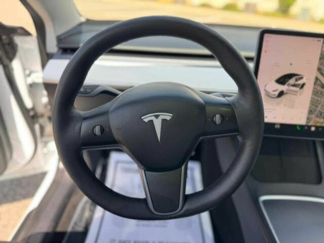 Білий Тесла Модель 3, об'ємом двигуна 0 л та пробігом 18 тис. км за 8600 $, фото 6 на Automoto.ua