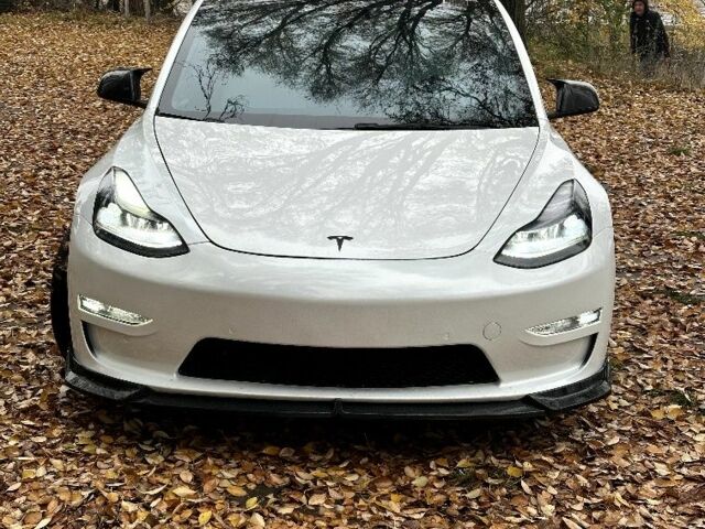 Белый Тесла Модель 3, объемом двигателя 0 л и пробегом 48 тыс. км за 25500 $, фото 7 на Automoto.ua