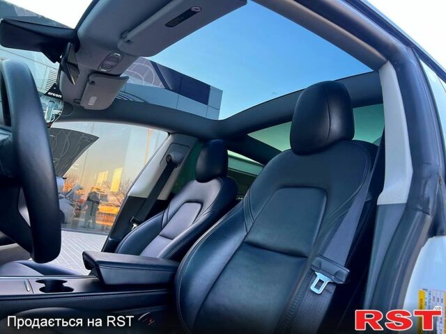 Білий Тесла Модель 3, об'ємом двигуна 0.21 л та пробігом 80 тис. км за 18500 $, фото 11 на Automoto.ua