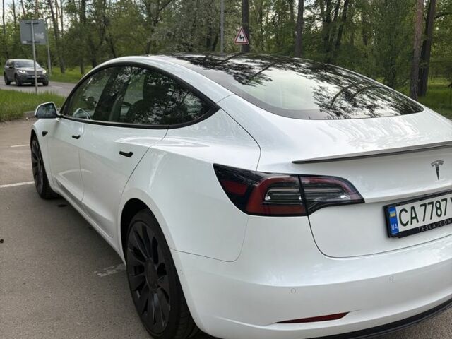 Белый Тесла Модель 3, объемом двигателя 0 л и пробегом 64 тыс. км за 28000 $, фото 2 на Automoto.ua