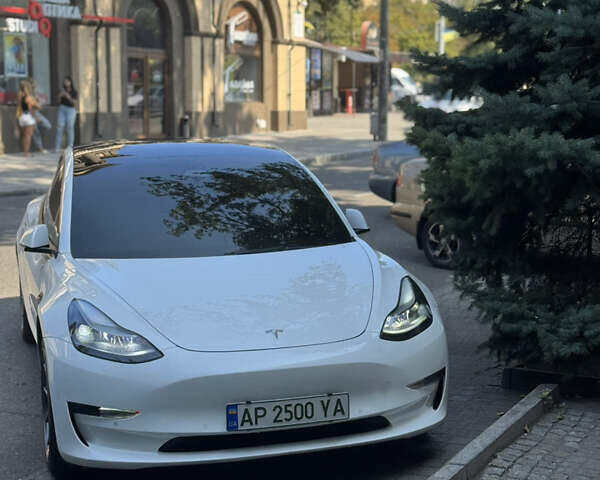 Білий Тесла Модель 3, об'ємом двигуна 0 л та пробігом 78 тис. км за 22999 $, фото 24 на Automoto.ua