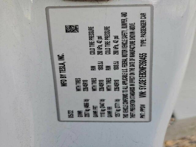 Белый Тесла Модель 3, объемом двигателя 0 л и пробегом 70 тыс. км за 5500 $, фото 11 на Automoto.ua