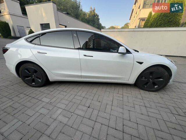 Белый Тесла Модель 3, объемом двигателя 0 л и пробегом 88 тыс. км за 21900 $, фото 16 на Automoto.ua