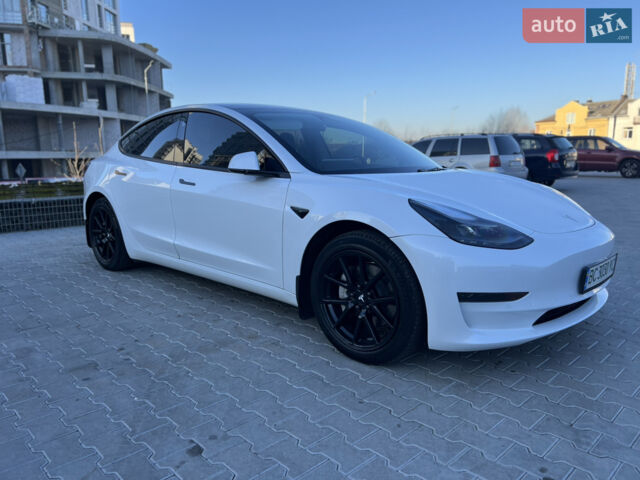 Білий Тесла Модель 3, об'ємом двигуна 0 л та пробігом 60 тис. км за 23500 $, фото 3 на Automoto.ua
