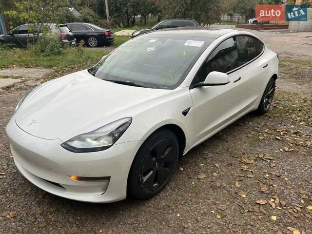 Тесла Модель 3 2022 в Киеве на Automoto.ua Белый Тесла Модель 3, объемом двигателя 0 л и пробегом 64 тыс. км за 14700 $, фото 2 на Automoto.ua