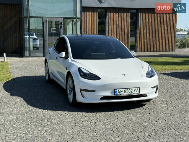 Белый Тесла Модель 3, объемом двигателя 0 л и пробегом 13 тыс. км за 23500 $, фото 1 на Automoto.ua