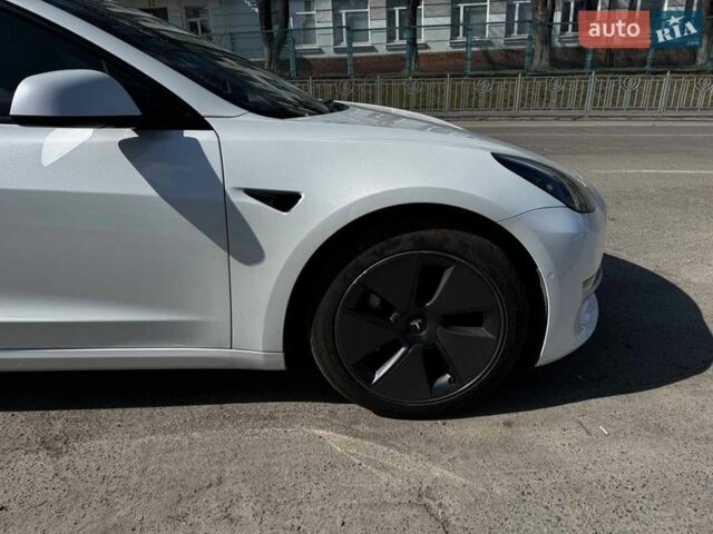 Белый Тесла Модель 3, объемом двигателя 0 л и пробегом 55 тыс. км за 22990 $, фото 4 на Automoto.ua