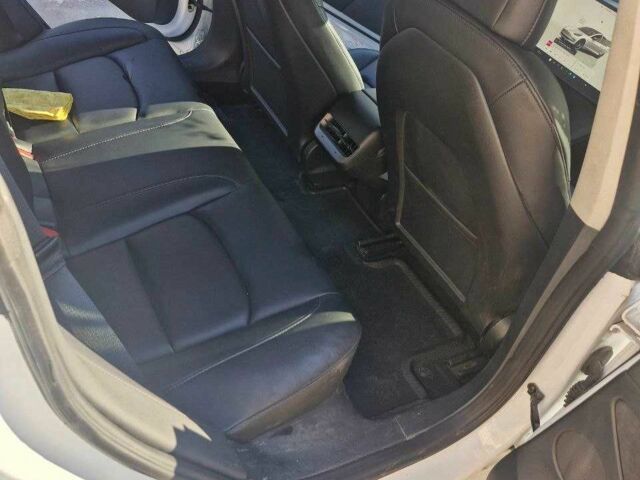 Белый Тесла Модель 3, объемом двигателя 0 л и пробегом 36 тыс. км за 25500 $, фото 17 на Automoto.ua