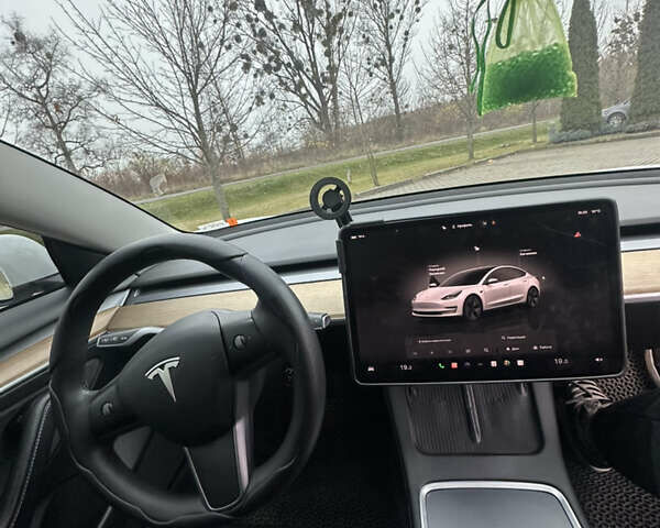 Белый Тесла Модель 3, объемом двигателя 0 л и пробегом 132 тыс. км за 21999 $, фото 14 на Automoto.ua