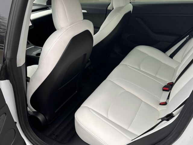 Белый Тесла Модель 3, объемом двигателя 0 л и пробегом 81 тыс. км за 21000 $, фото 10 на Automoto.ua