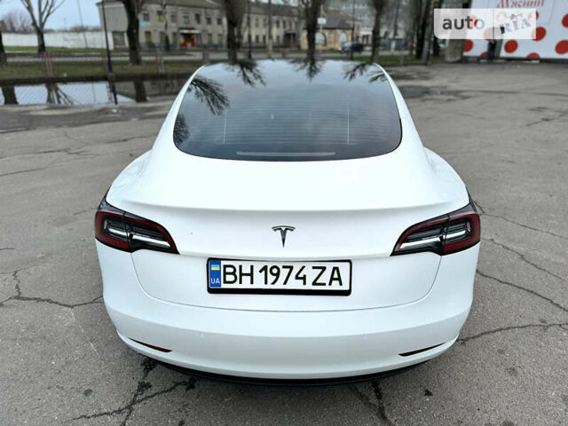 Білий Тесла Модель 3, об'ємом двигуна 0 л та пробігом 19 тис. км за 26900 $, фото 6 на Automoto.ua