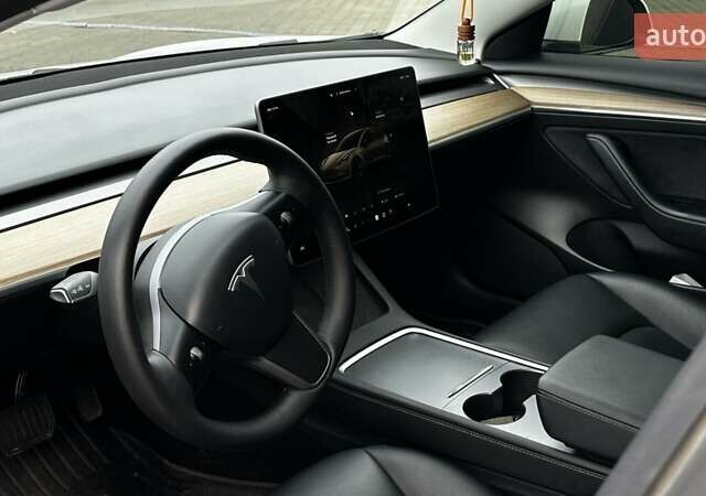 Белый Тесла Модель 3, объемом двигателя 0 л и пробегом 48 тыс. км за 22000 $, фото 13 на Automoto.ua