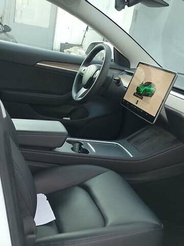 Білий Тесла Модель 3, об'ємом двигуна 0 л та пробігом 46 тис. км за 18700 $, фото 5 на Automoto.ua