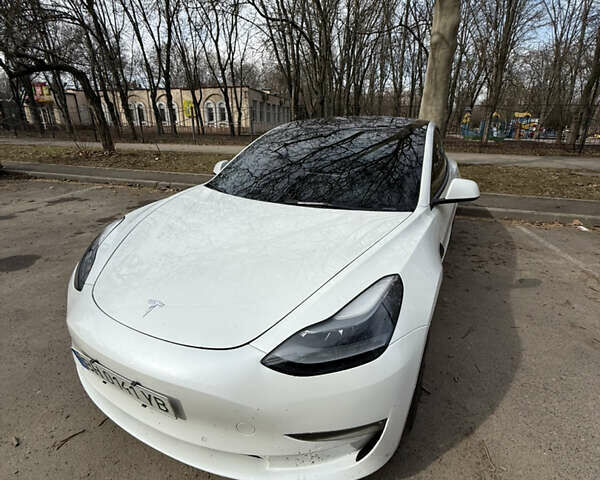 Белый Тесла Модель 3, объемом двигателя 0 л и пробегом 112 тыс. км за 21500 $, фото 23 на Automoto.ua