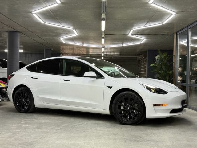 Белый Тесла Модель 3, объемом двигателя 0 л и пробегом 76 тыс. км за 22900 $, фото 2 на Automoto.ua