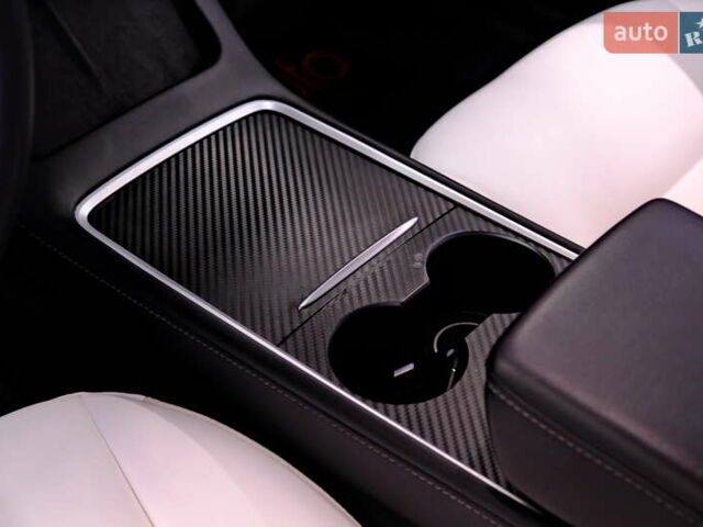 Білий Тесла Модель 3, об'ємом двигуна 0 л та пробігом 60 тис. км за 22900 $, фото 15 на Automoto.ua