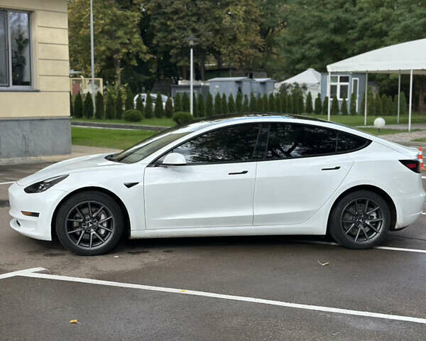 Білий Тесла Модель 3, об'ємом двигуна 0 л та пробігом 82 тис. км за 22400 $, фото 7 на Automoto.ua