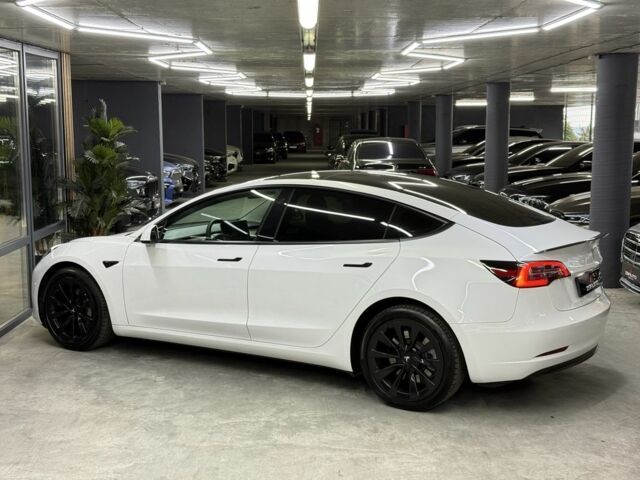 Белый Тесла Модель 3, объемом двигателя 0 л и пробегом 76 тыс. км за 22900 $, фото 12 на Automoto.ua