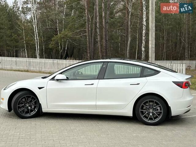 Белый Тесла Модель 3, объемом двигателя 0 л и пробегом 22 тыс. км за 24999 $, фото 8 на Automoto.ua