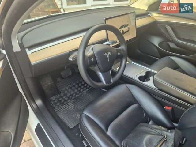 Білий Тесла Модель 3, об'ємом двигуна 0 л та пробігом 128 тис. км за 19999 $, фото 1 на Automoto.ua