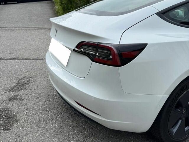 Белый Тесла Модель 3, объемом двигателя 0 л и пробегом 42 тыс. км за 13000 $, фото 4 на Automoto.ua