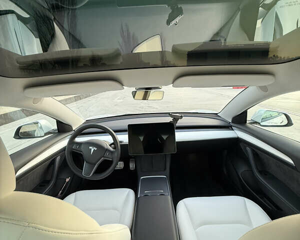 Белый Тесла Модель 3, объемом двигателя 0 л и пробегом 77 тыс. км за 25000 $, фото 20 на Automoto.ua