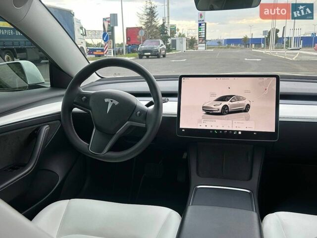Белый Тесла Модель 3, объемом двигателя 0 л и пробегом 140 тыс. км за 20999 $, фото 4 на Automoto.ua