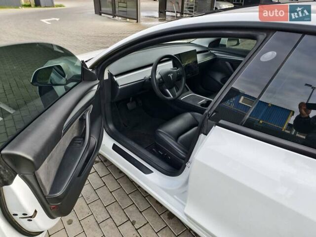 Білий Тесла Модель 3, об'ємом двигуна 0 л та пробігом 117 тис. км за 18900 $, фото 9 на Automoto.ua