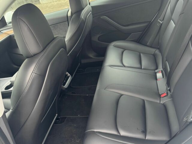 Белый Тесла Модель 3, объемом двигателя 0 л и пробегом 30 тыс. км за 25100 $, фото 15 на Automoto.ua