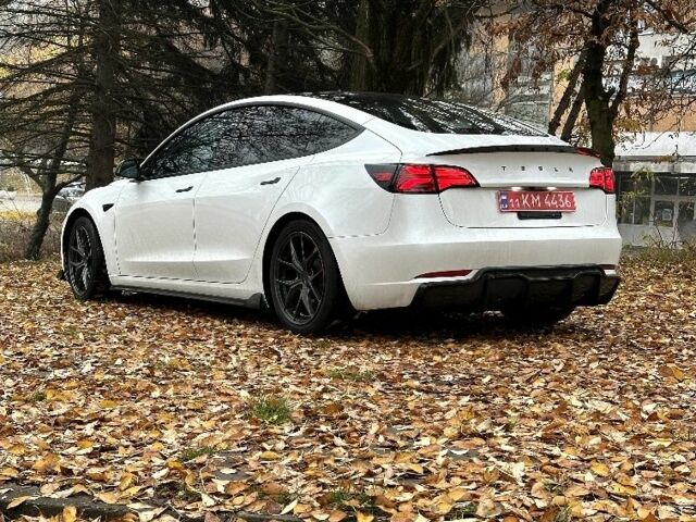 Белый Тесла Модель 3, объемом двигателя 0 л и пробегом 48 тыс. км за 25500 $, фото 2 на Automoto.ua