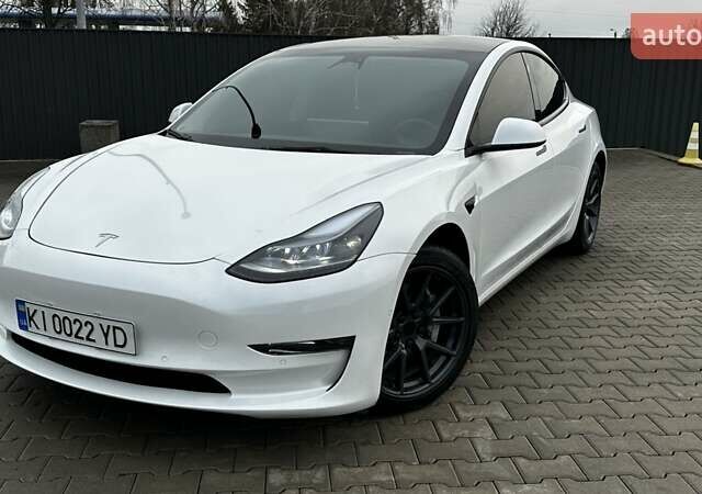 Белый Тесла Модель 3, объемом двигателя 0 л и пробегом 48 тыс. км за 22000 $, фото 1 на Automoto.ua