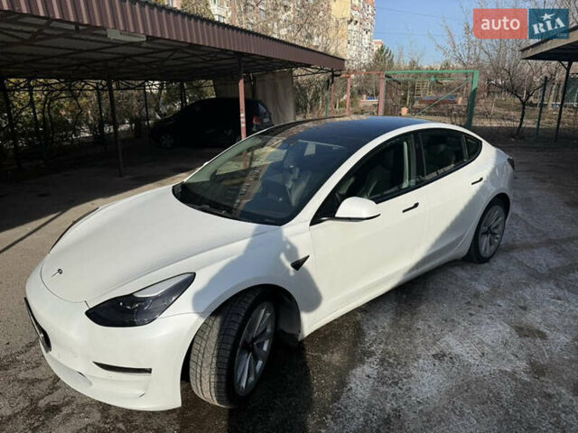 Белый Тесла Модель 3, объемом двигателя 0 л и пробегом 72 тыс. км за 23900 $, фото 4 на Automoto.ua